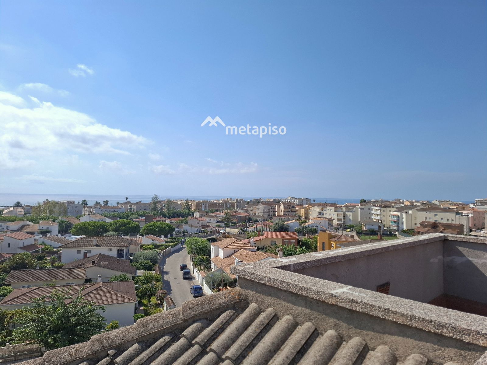 Piso luminoso con terraza al sur y parking a 400 metros de la playa en Cunit - Foto 32