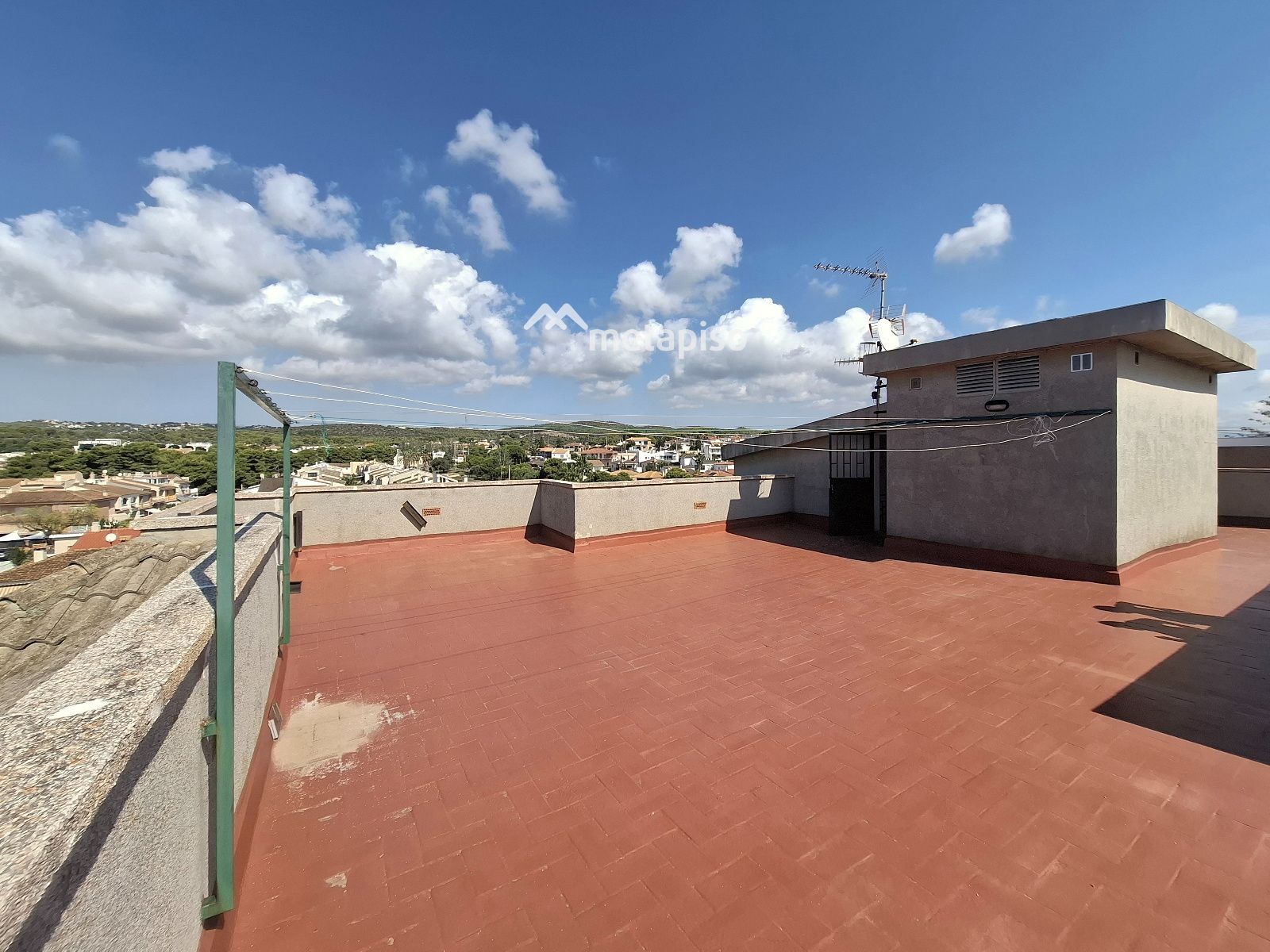 Piso luminoso con terraza al sur y parking a 400 metros de la playa en Cunit - Foto 36