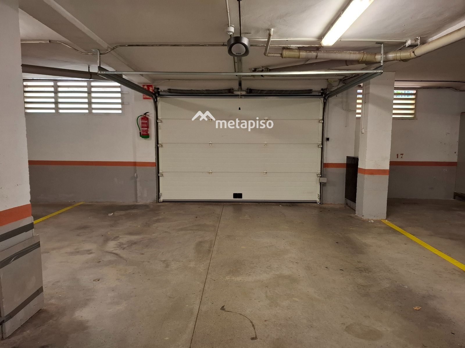 Piso luminoso con terraza al sur y parking a 400 metros de la playa en Cunit - Foto 40