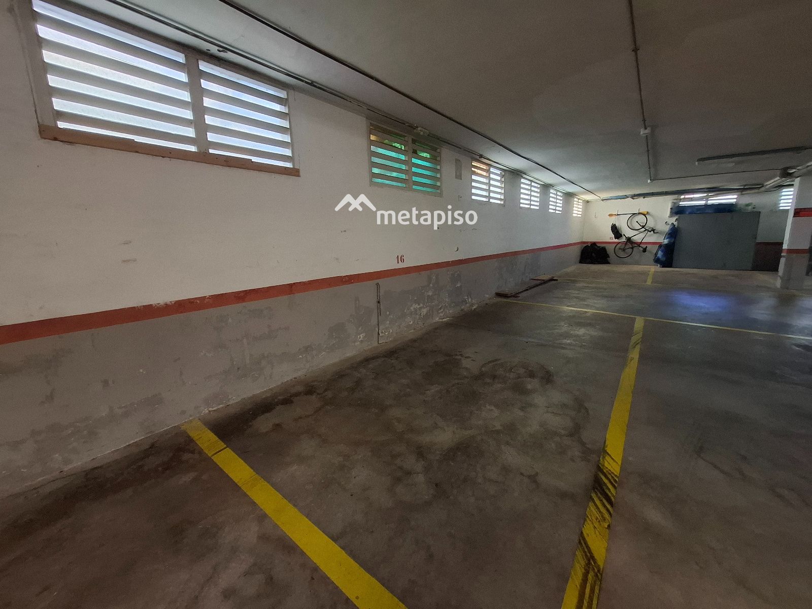 Piso luminoso con terraza al sur y parking a 400 metros de la playa en Cunit - Foto 42