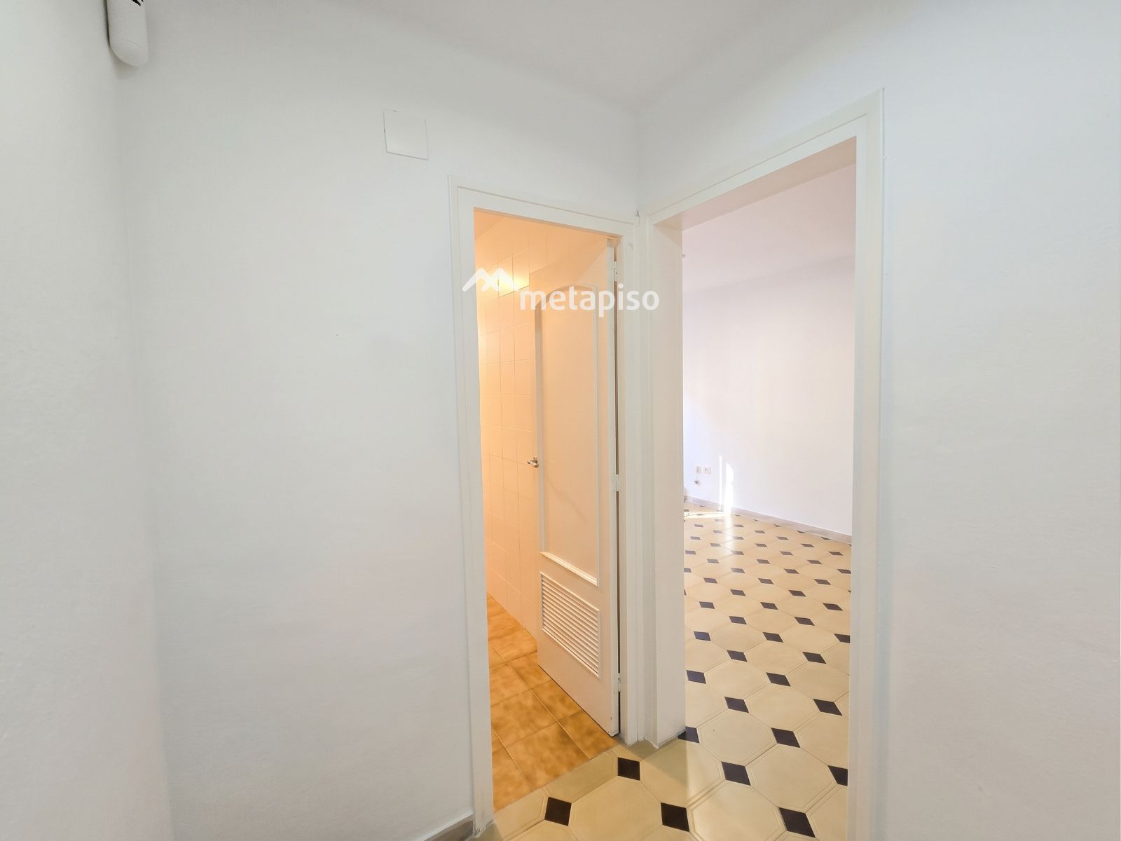 ¡Piso exterior muy luminoso y listo para entrar a vivir! - Foto 2