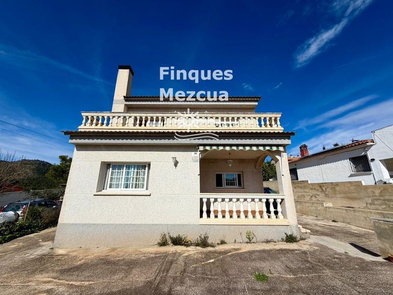 Chalet Independiente en venta El Vendrell, Tarragona. Ref: 1721. FINQUES MEZCUA
