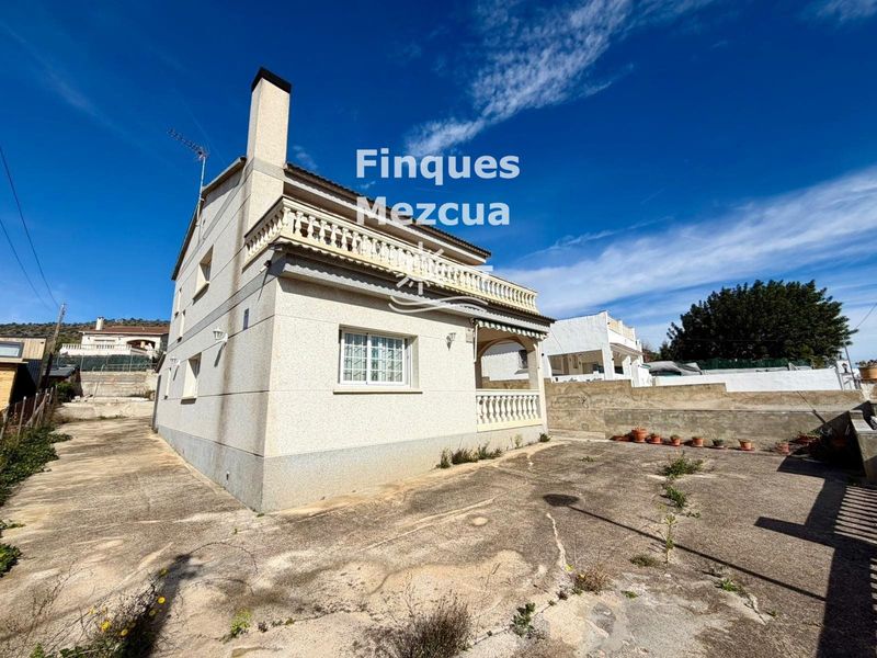 Chalet Independiente en venta El Vendrell, Tarragona. Ref: 1721. FINQUES MEZCUA