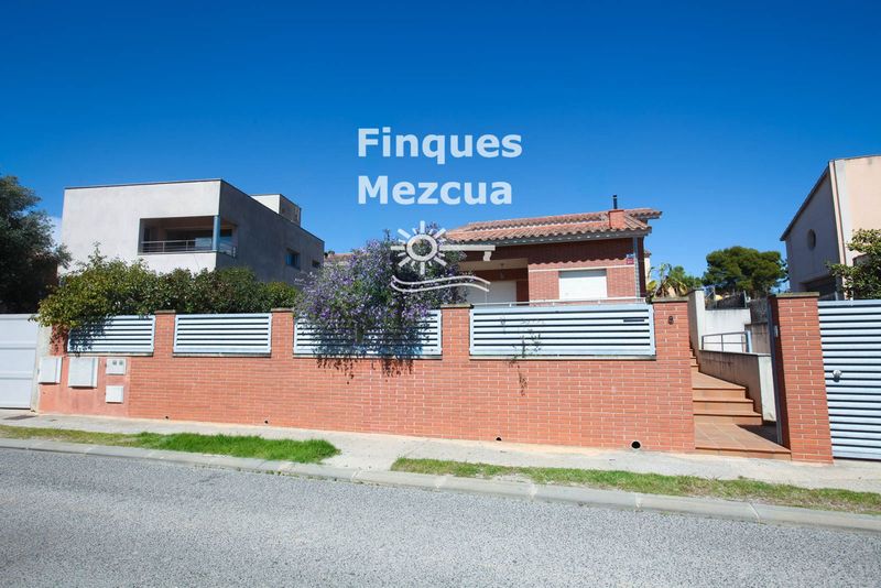 Chalet Independiente en venta Calafell, Tarragona. Ref: 1725. FINQUES MEZCUA