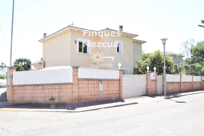 Chalet Independiente en venta El Vendrell, Tarragona. Ref: 1773. FINQUES MEZCUA
