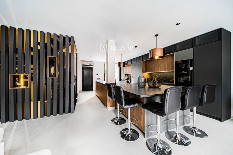 Huis te koop Adeje, Santa Cruz Tenerife. Ref: 1050. Mizor Group