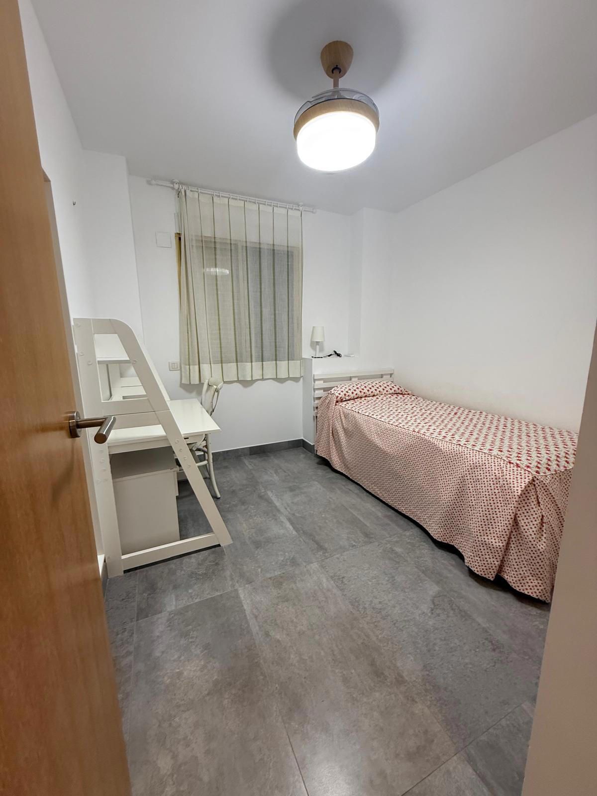 Piso en alquiler en Benicàssim, Castelló 25/35