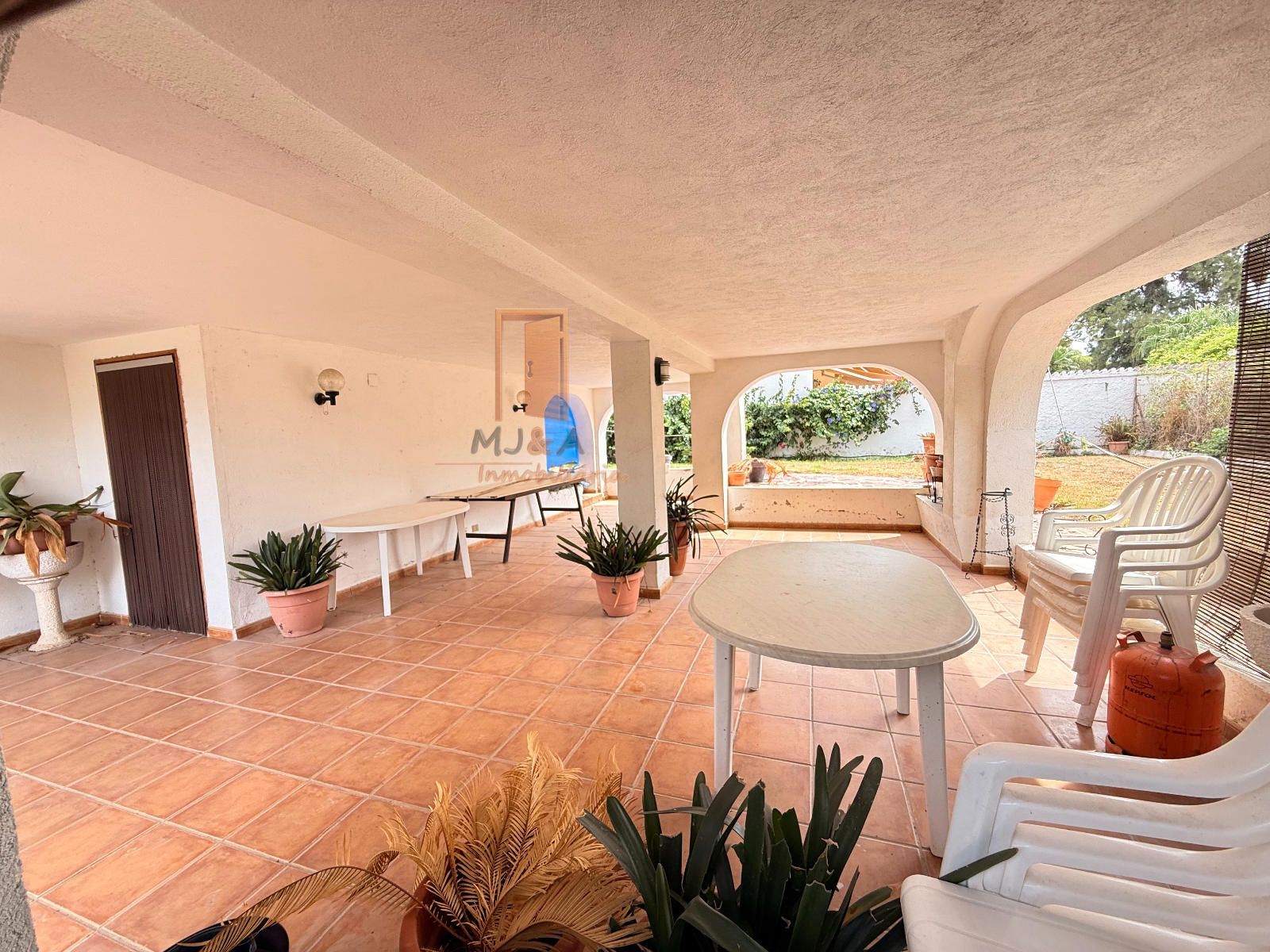 VILLA INDIVIDUAL EN ZONA GOLF A 3 MINUTOS DE LA PLAYA - Foto 9