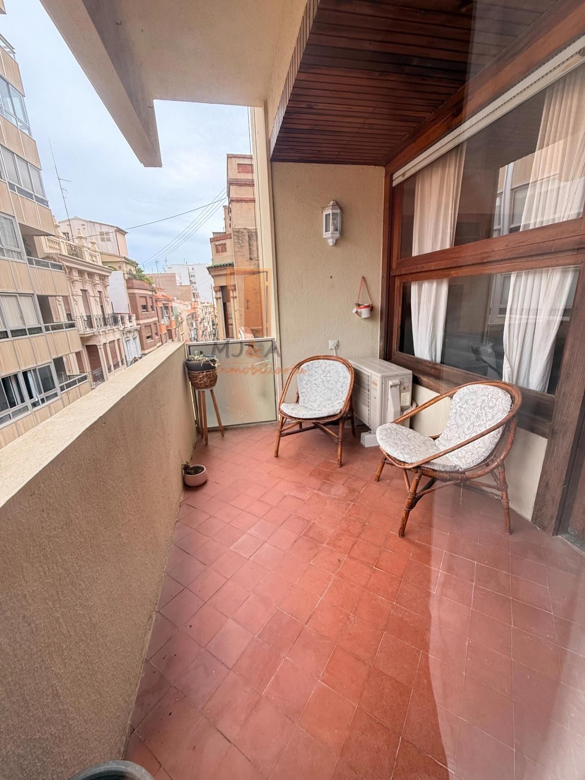 PISO EN EL MISMO CENTRO DE CASTELLON, SEMIRREFORMADO, Ideal familias, especial inversores. - Foto 12