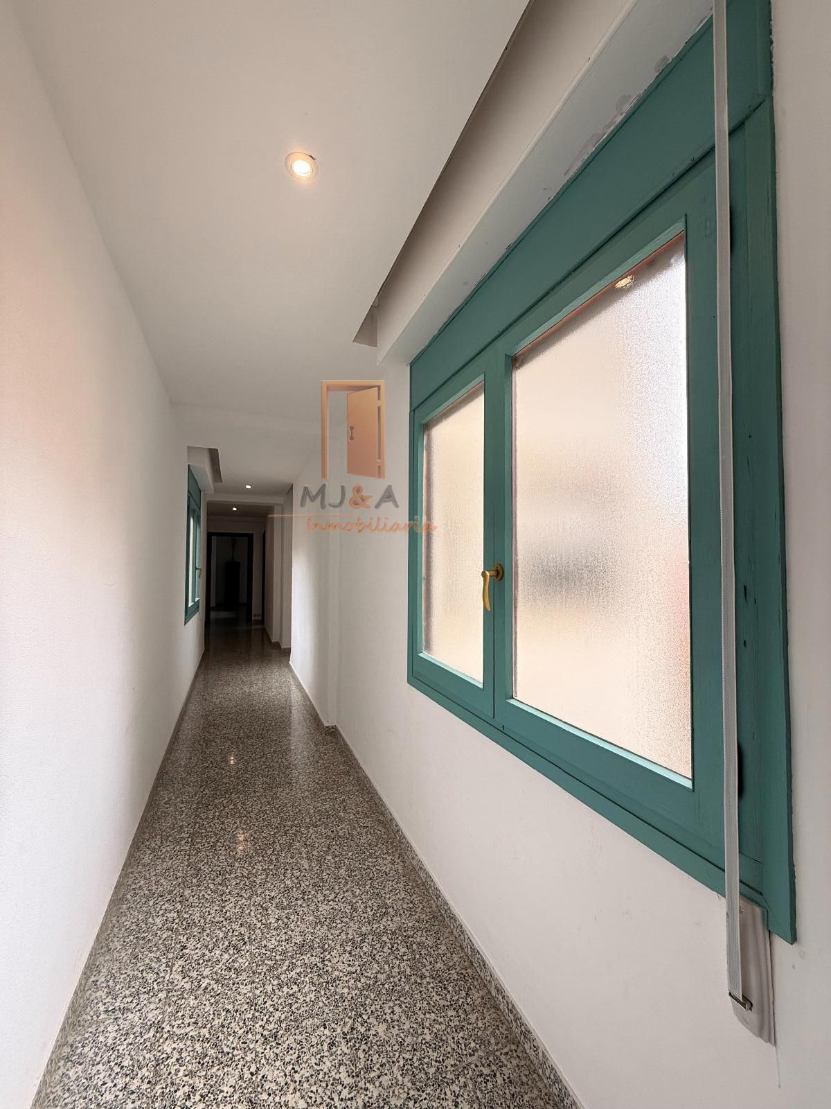 PISO EN EL MISMO CENTRO DE CASTELLON, SEMIRREFORMADO, Ideal familias, especial inversores. - Foto 23
