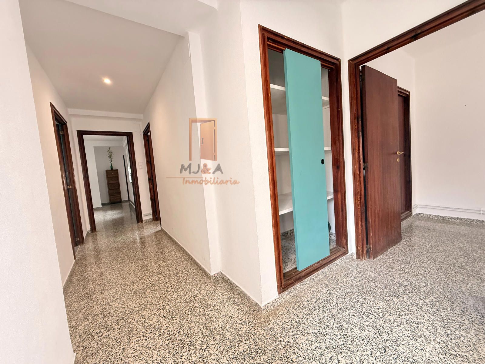 PISO EN EL MISMO CENTRO DE CASTELLON, SEMIRREFORMADO, Ideal familias, especial inversores. - Foto 24