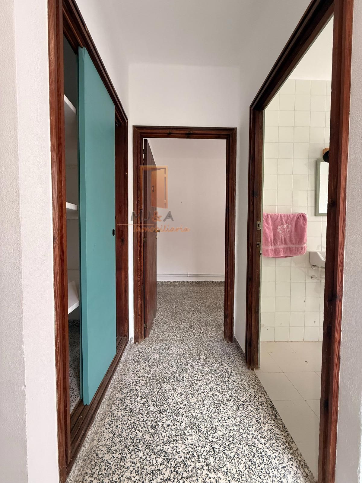 PISO EN EL MISMO CENTRO DE CASTELLON, SEMIRREFORMADO, Ideal familias, especial inversores. - Foto 25