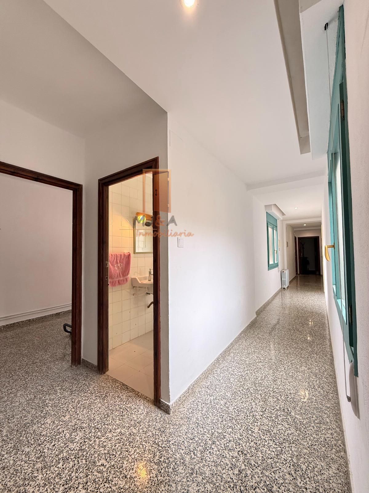 PISO EN EL MISMO CENTRO DE CASTELLON, SEMIRREFORMADO, Ideal familias, especial inversores. - Foto 28