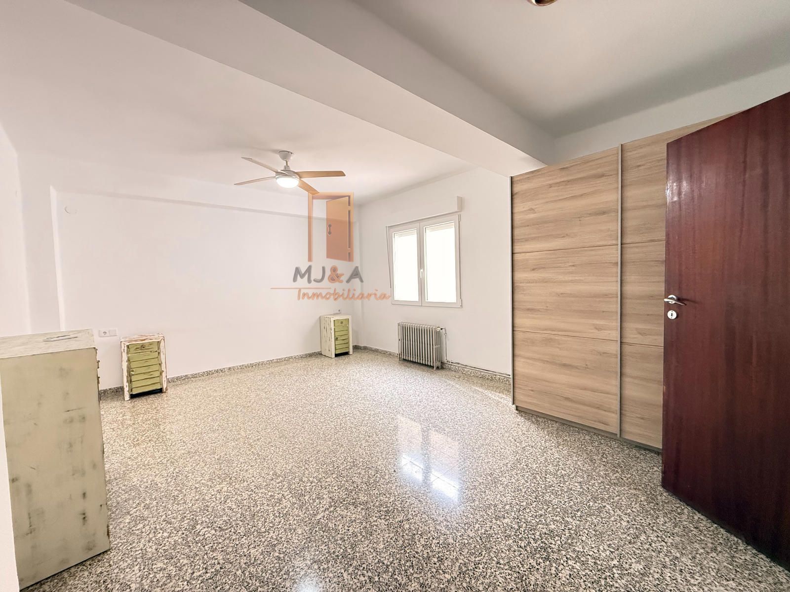 PISO EN EL MISMO CENTRO DE CASTELLON, SEMIRREFORMADO, Ideal familias, especial inversores. - Foto 41