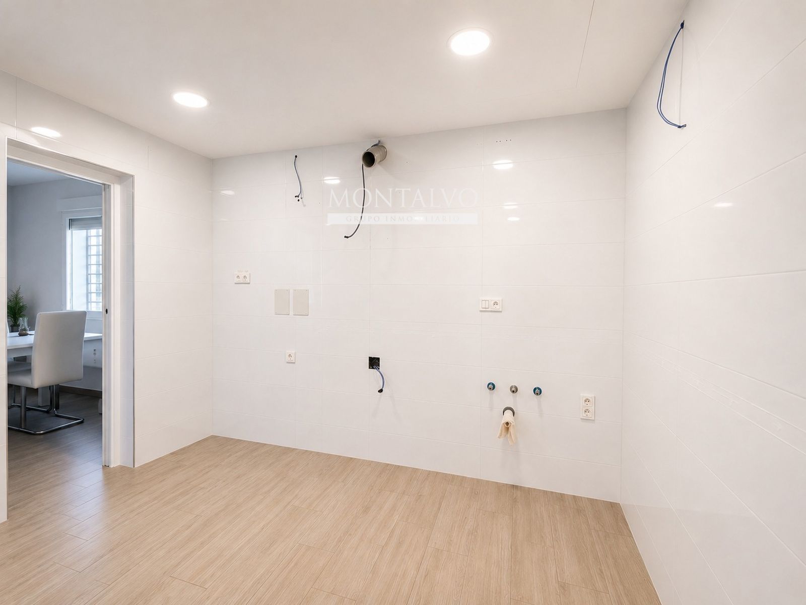 COCINA - Oasis en Casanueva: Planta baja con piscina