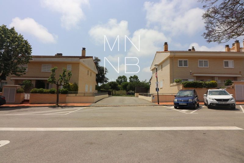 Adosado en venta Sant Andreu de Llavaneres, Barcelona. Ref: 1010. Munne Blanco