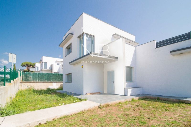 Chalet Independiente en venta Sant Vicenç de Montalt, Barcelona. Ref: 1050. Munne Blanco