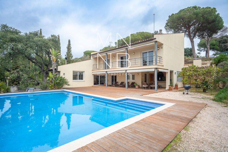 Chalet Independiente en venta Cabrera De Mar, Barcelona. Ref: 1385. Munne Blanco