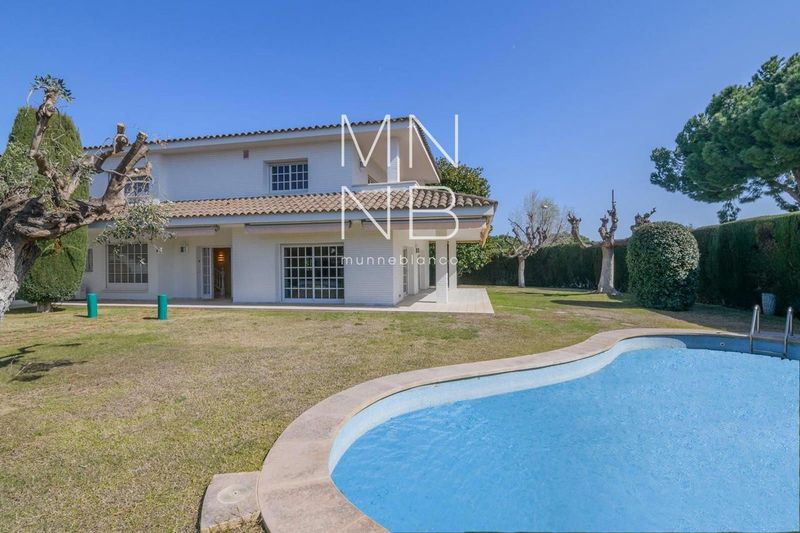 Chalet Independiente en venta El Masnou, Barcelona. Ref: 1421. Munne Blanco