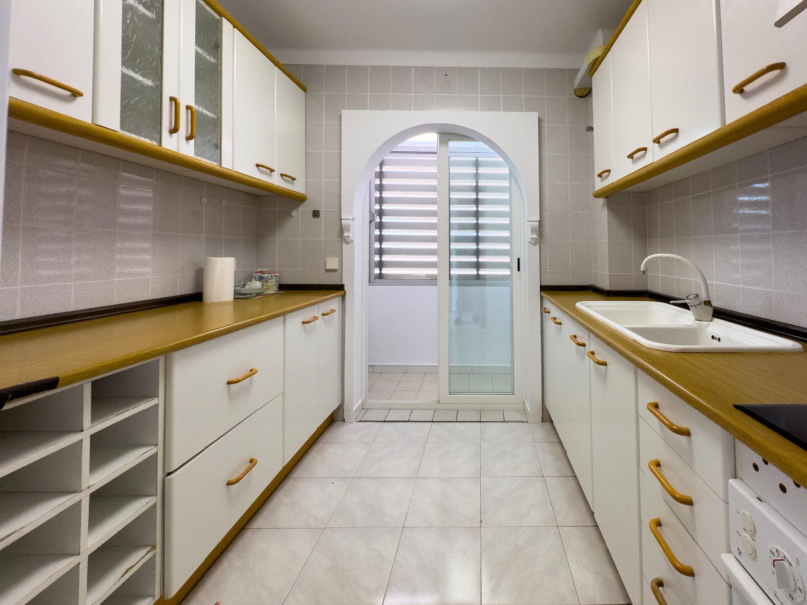 Coqueto piso de 2 habitaciones listo para entrar a vivir, zona Ocimax.