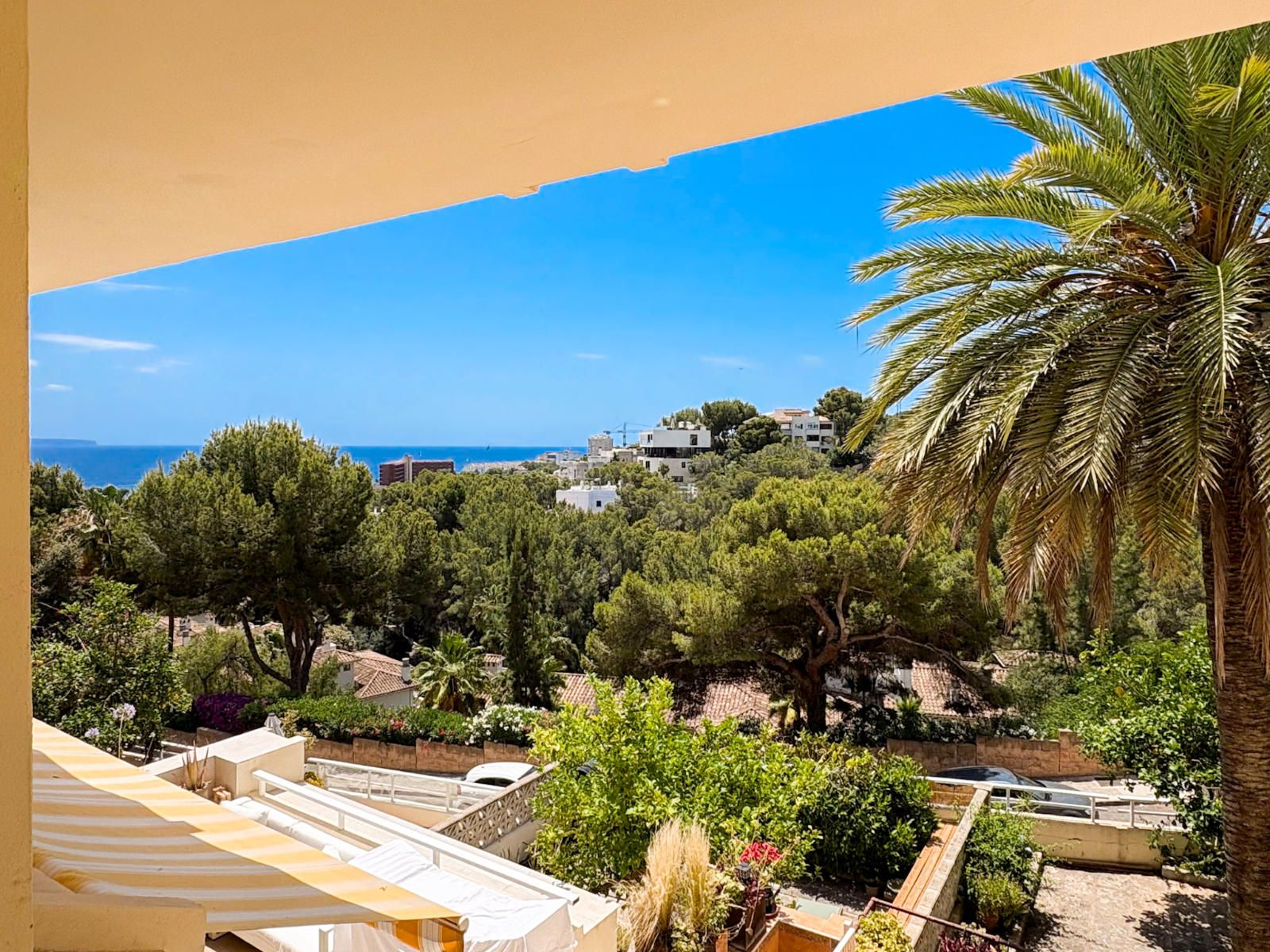 ESPECTACULAR DUPLEX CON VISTAS AL MAR EN CAS CATALA