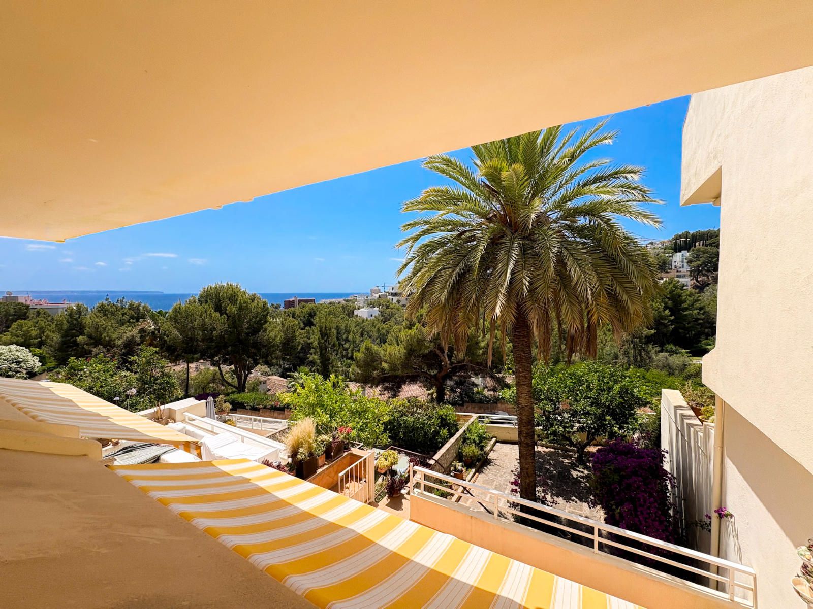 ESPECTACULAR DUPLEX CON VISTAS AL MAR EN CAS CATALA
