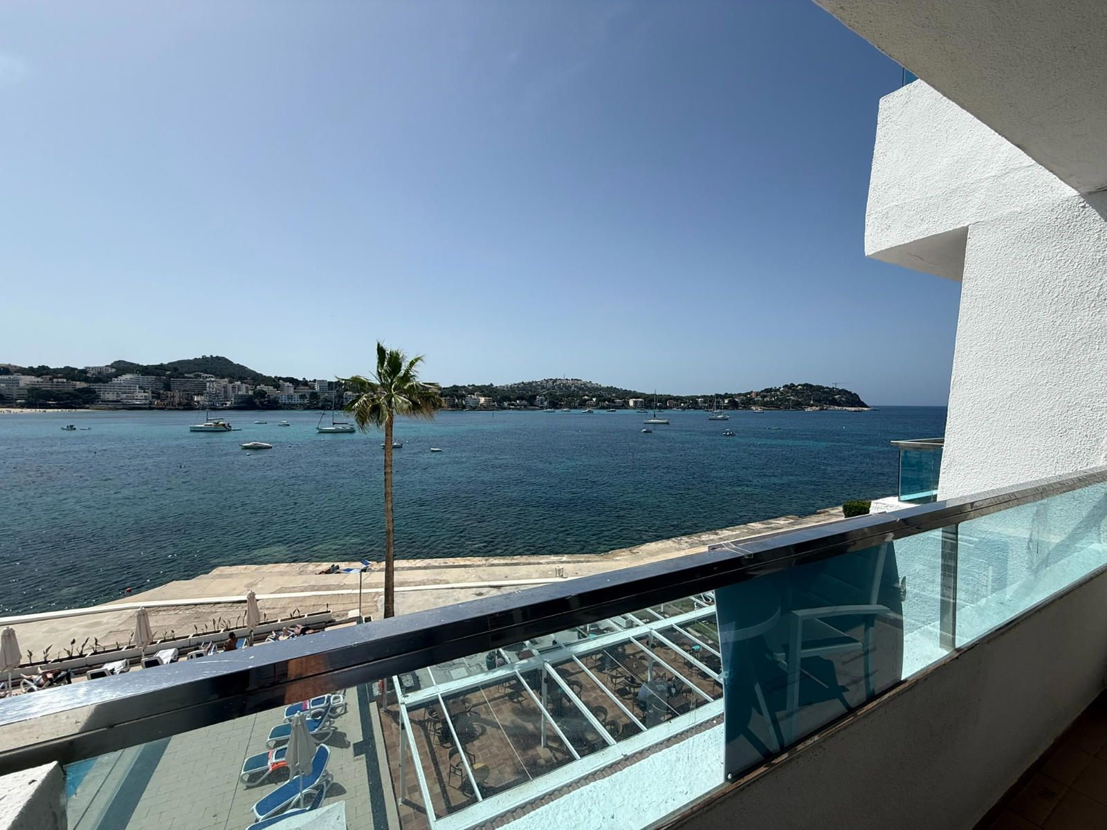 Exklusives Studio in erster Meereslinie in Santa Ponsa