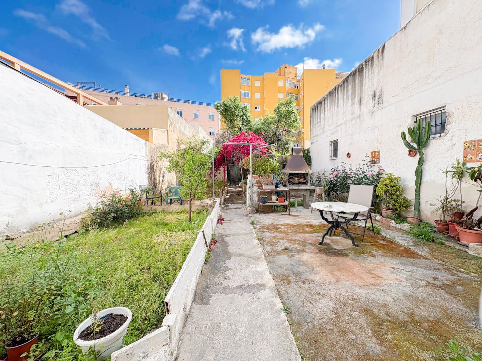 Exclusive ground floor with large patio in Son Espanyolet