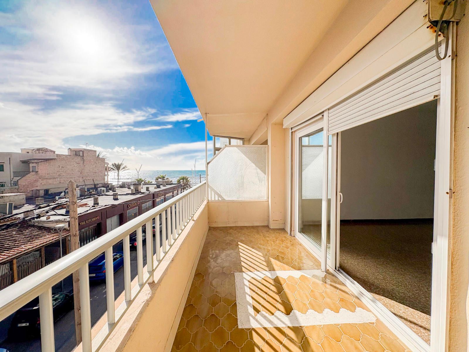 Amplio Piso a reformar a 50 metros del mar en Arenal, Palma