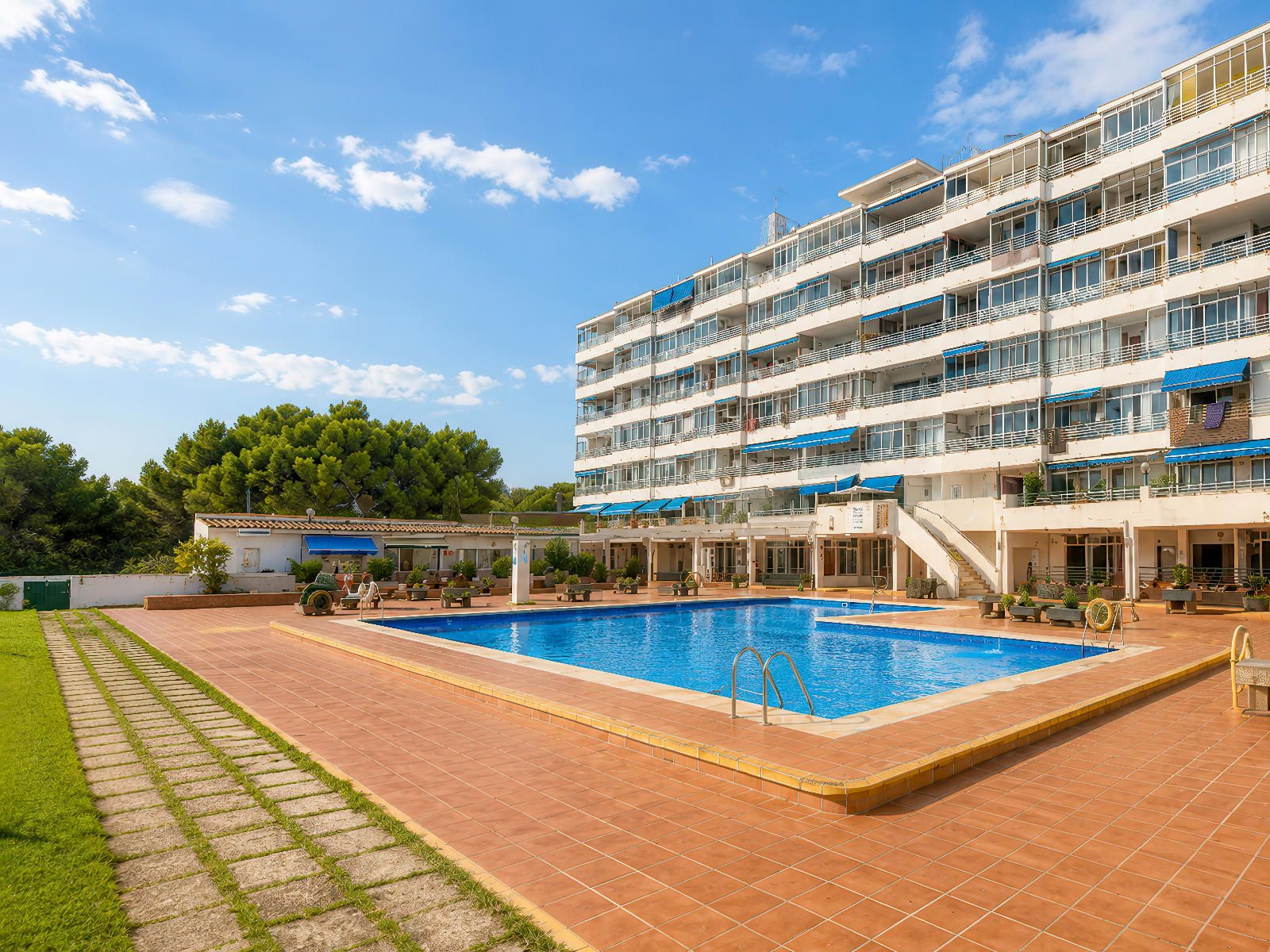 Piso de 2 Habitaciones con Potencial de Reforma en Son Caliu, Calvià
