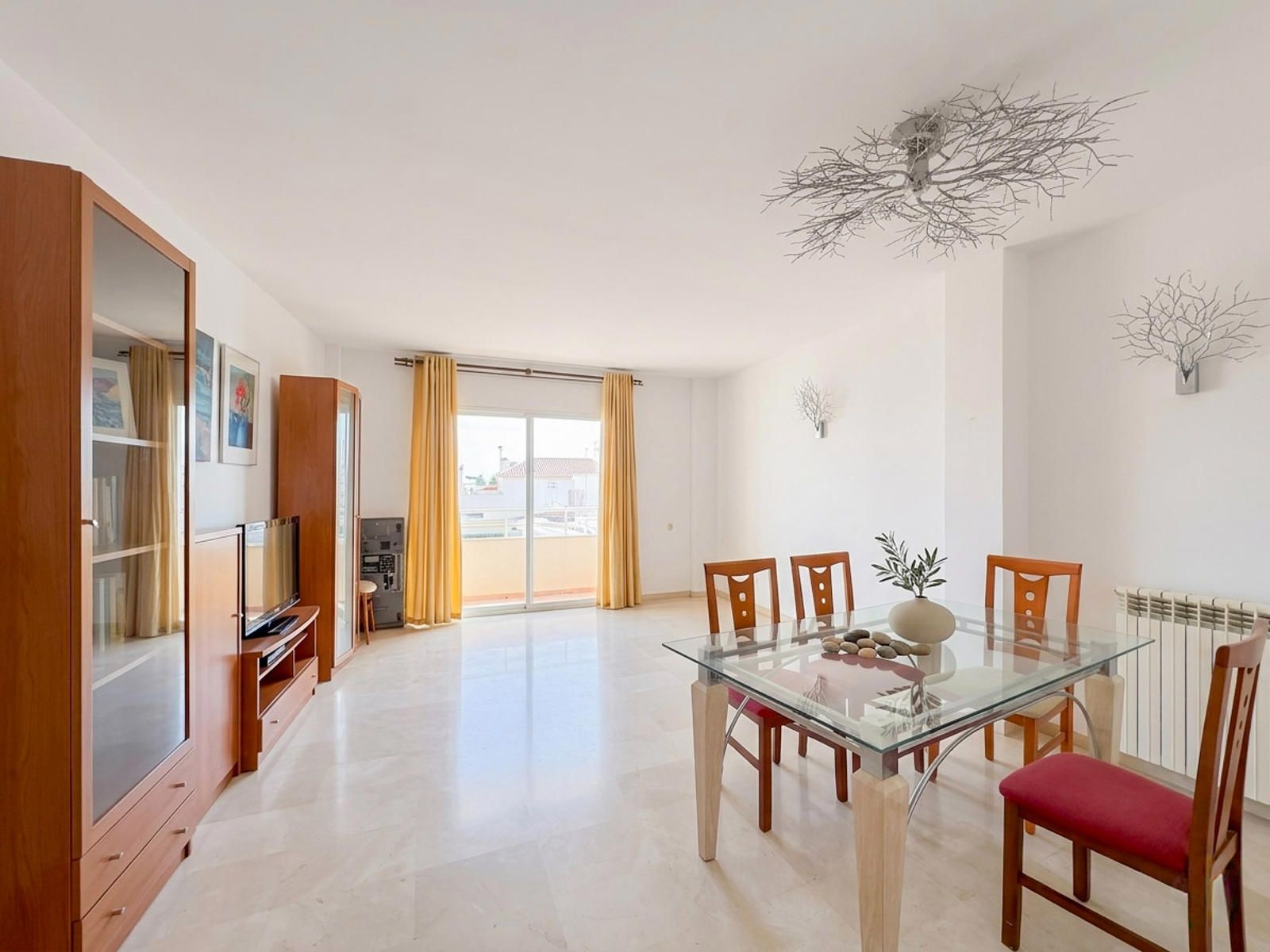 Exklusive Wohnung mit großem Renovierungspotenzial in El Molinar, 300 m vom Meer entfernt