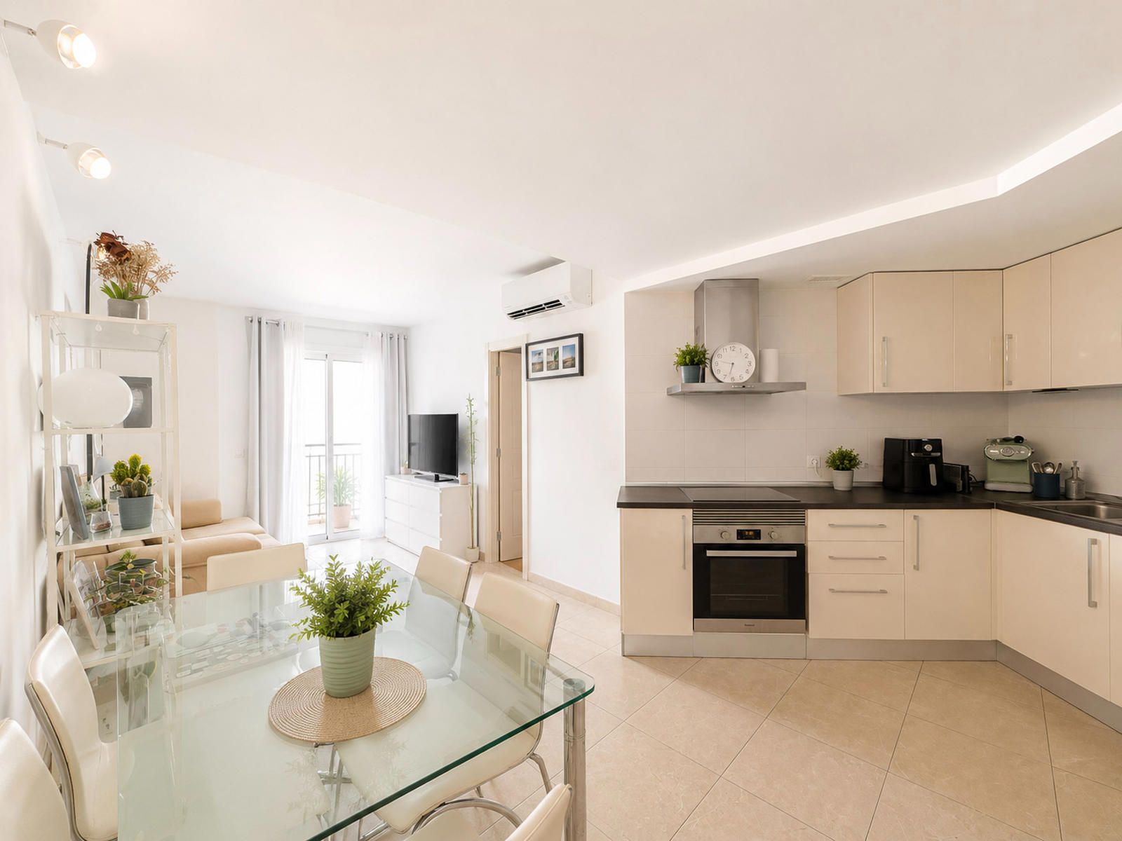 Helle Wohnung mit Garage in El Molinar