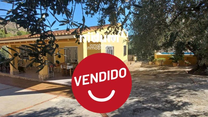 Chalet Independiente en venta Xàtiva, Valencia. Ref: 1654. Inmobiliaria Nidum