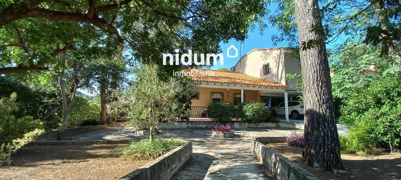 Chalet Independiente en venta Genoves, Valencia. Ref: 1657. Inmobiliaria Nidum