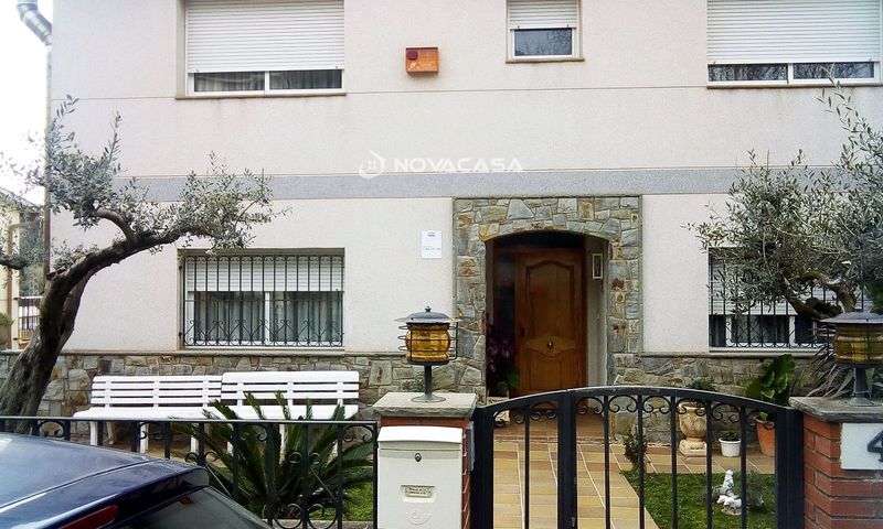Chalet Independiente en venta Castellar del Vallès, Barcelona. Ref: 1000. Novacasa