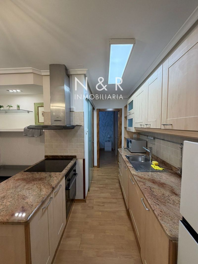 Piso en alquiler Santiago De Compostela, A Coruña. Ref: 980. N&R Inmobiliaria