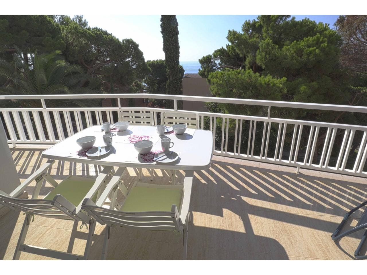 Exklusive Wohnung mit Touristenlizenz, Meerblick, großer Terrasse, großzügiger Parkplatz und Abstellraum in Urcatusa - Foto 2