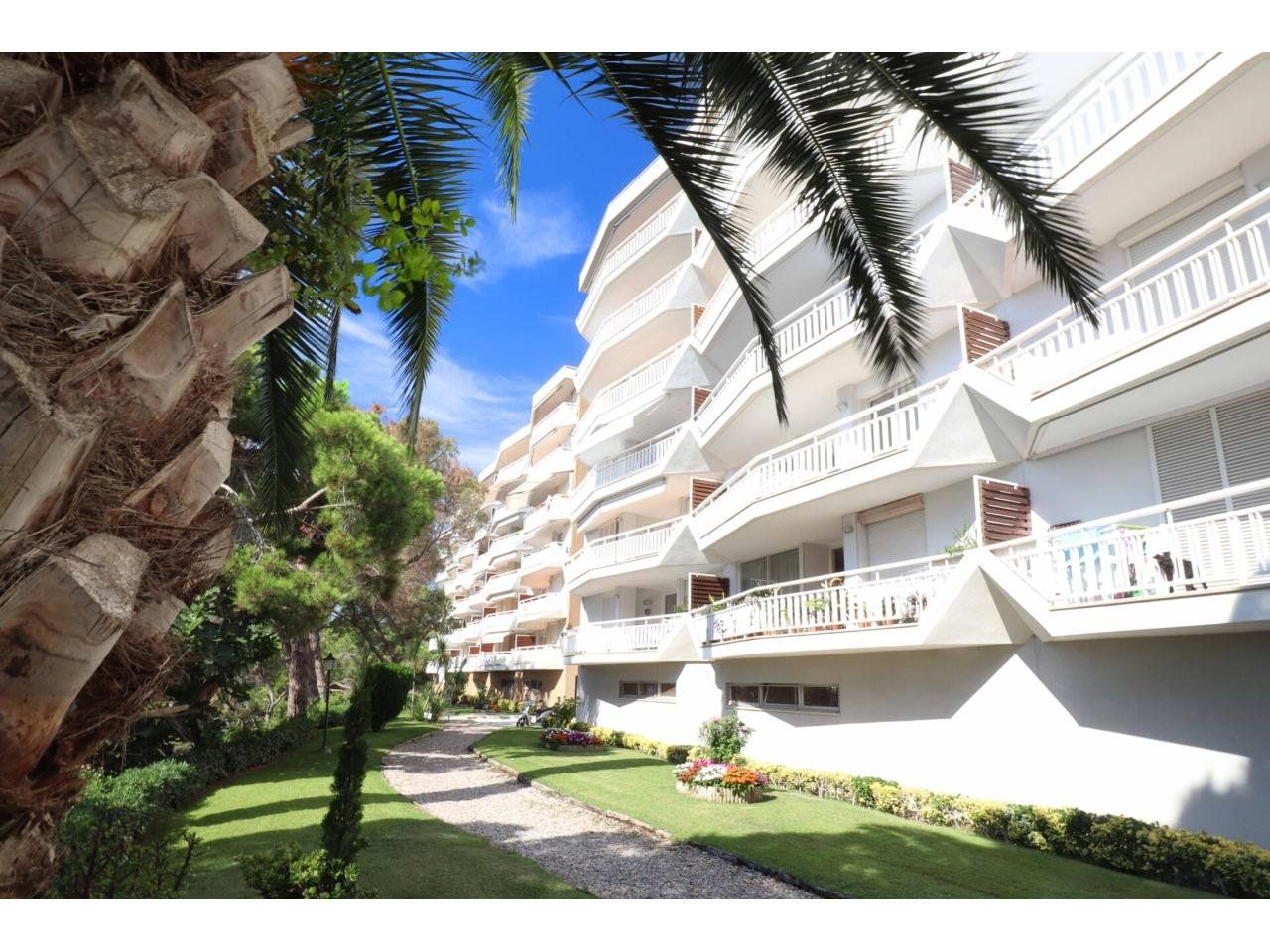 Exklusive Wohnung mit Touristenlizenz, Meerblick, großer Terrasse, großzügiger Parkplatz und Abstellraum in Urcatusa - Foto 11