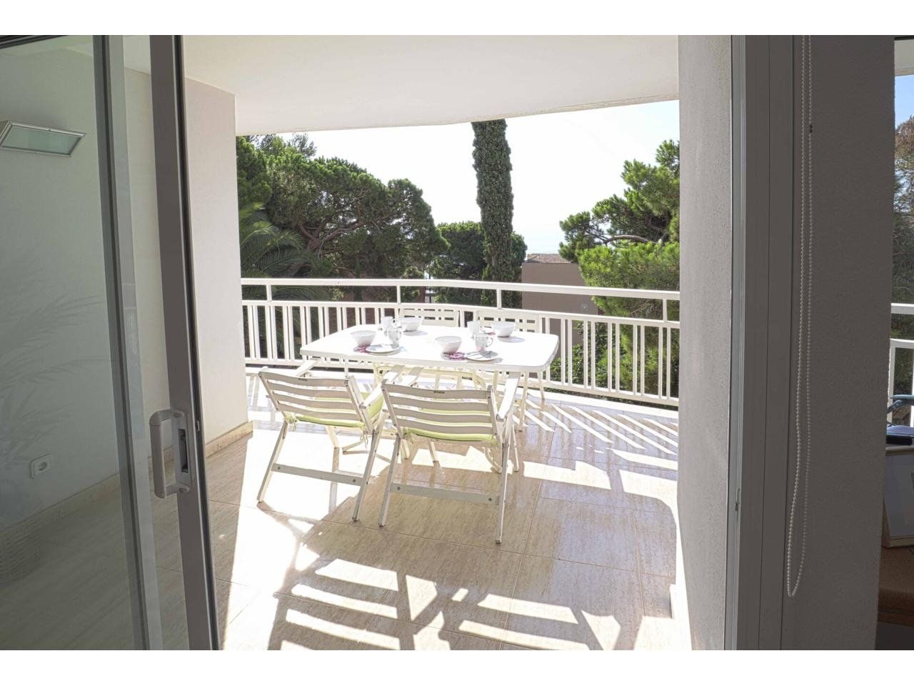 Exklusive Wohnung mit Touristenlizenz, Meerblick, großer Terrasse, großzügiger Parkplatz und Abstellraum in Urcatusa - Foto 9