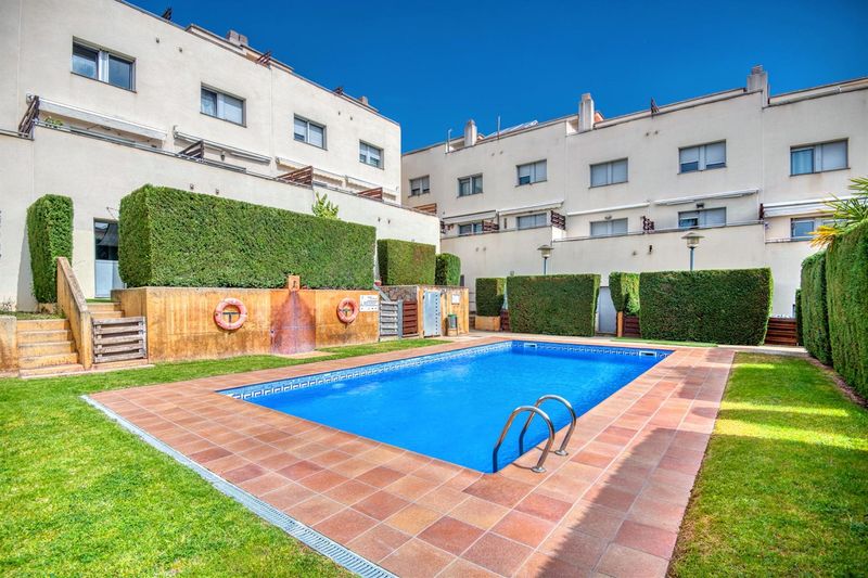 Adosado en venta Sant Feliu de Guíxols, Girona. Ref: 3577. Habitaa