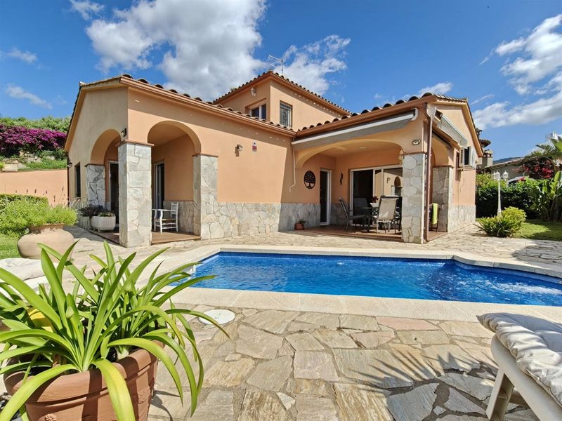 Chalet Independiente en venta Calonge, Girona. Ref: 3578. Habitaa