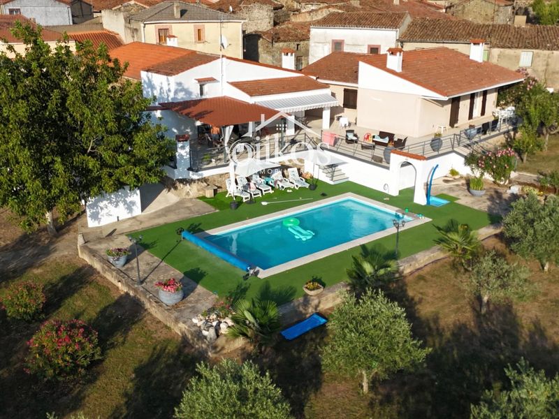 Chalet Independiente en venta San Felices De Los Gallegos, Salamanca. Ref: 1028. OIIKOS 