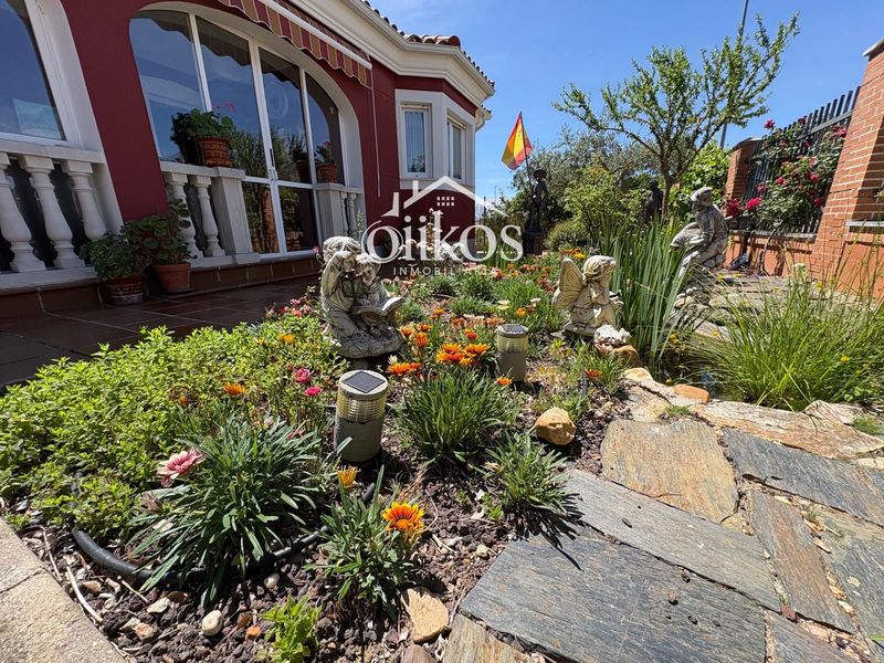 Chalet Independiente en venta Buenavista, Salamanca. Ref: 1161. OIIKOS 