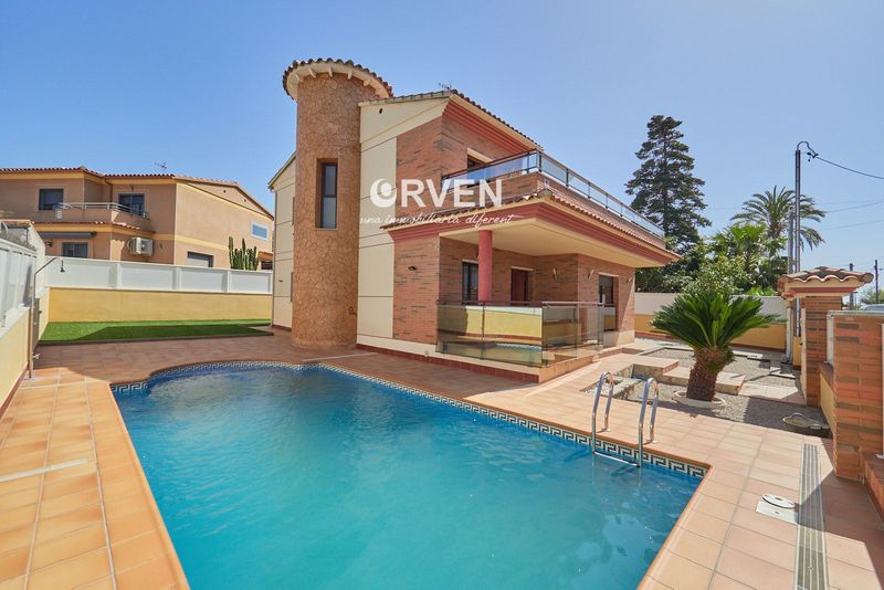Chalet Independiente en venta Segur De Calafell, Tarragona. Ref: 8851. ORVEN