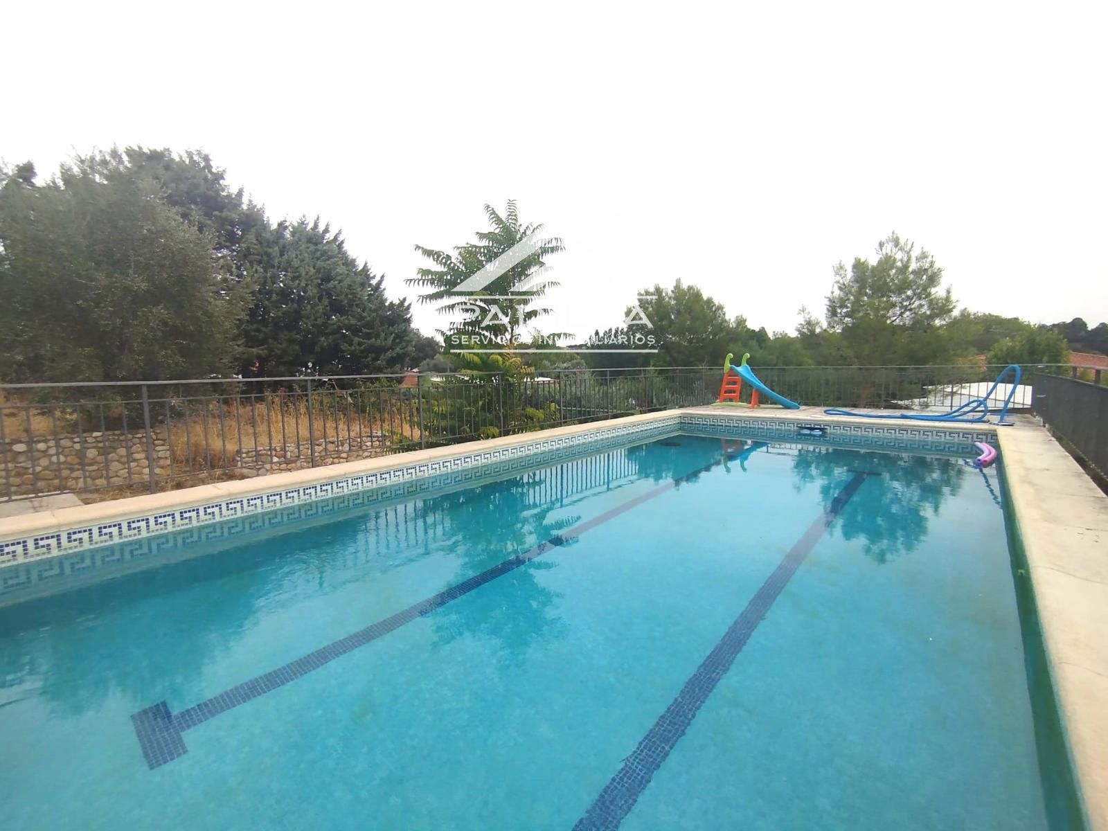 EXCELENTE CHALET CON PISCINA Y ESPETACULARES VISTAS  A LA MONTAÑA - Foto 9