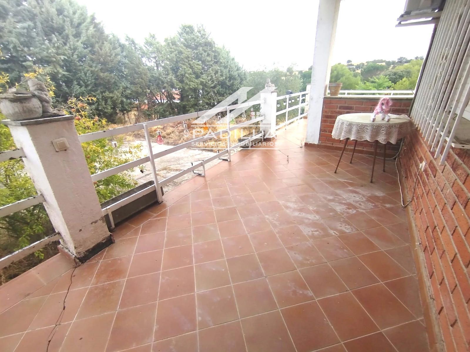 EXCELENTE CHALET CON PISCINA Y ESPETACULARES VISTAS  A LA MONTAÑA - Foto 13