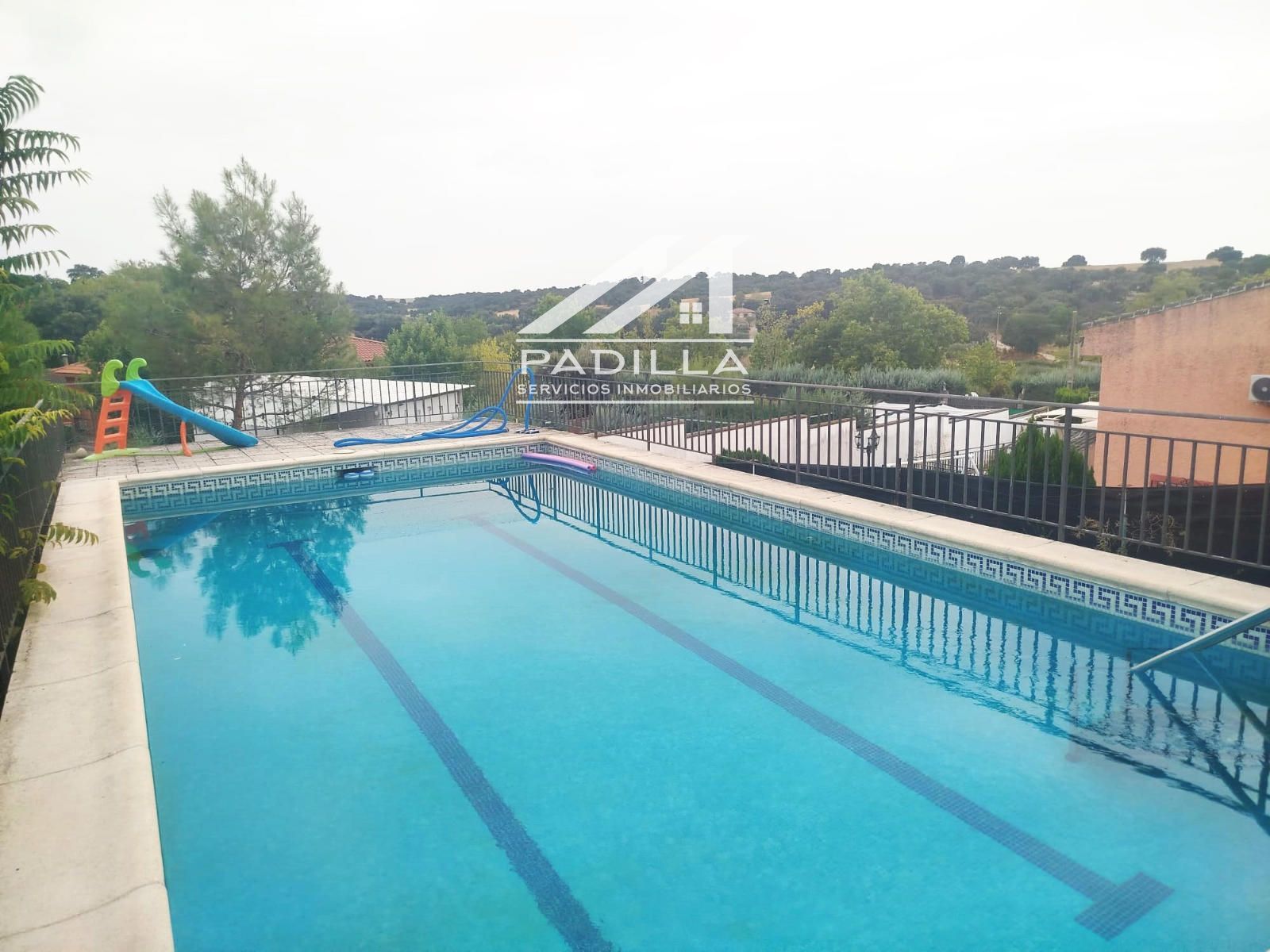 EXCELENTE CHALET CON PISCINA Y ESPETACULARES VISTAS  A LA MONTAÑA - Foto 7