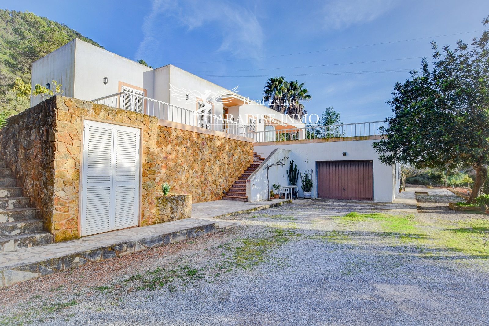 VILLA CON ESPECTACULAR TERRENO EN SAN JOSE EN VENTA Ref 2524