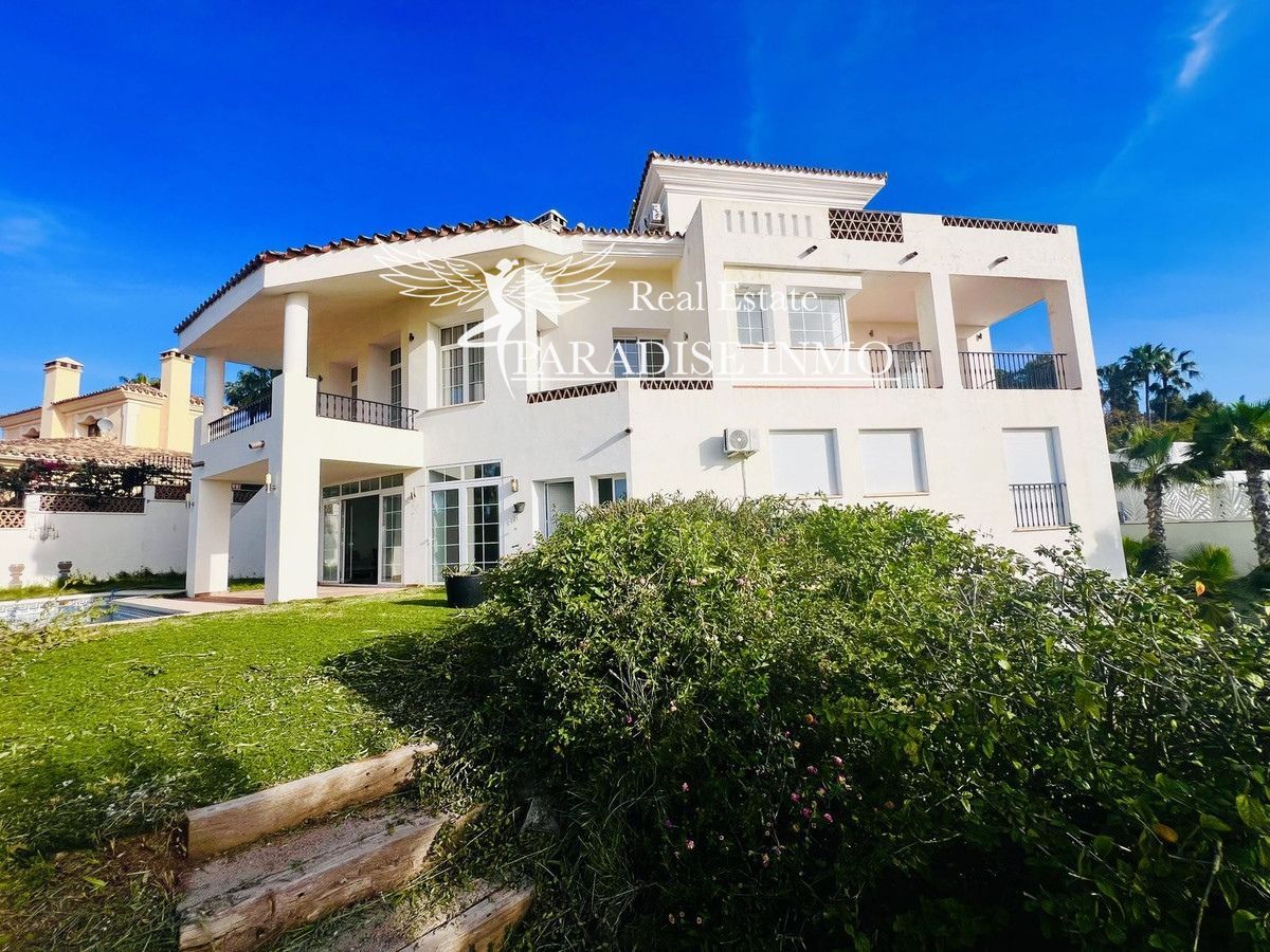 Detached villa for sale Benahavis, Málaga. Ref: 3101. Paradise Group 