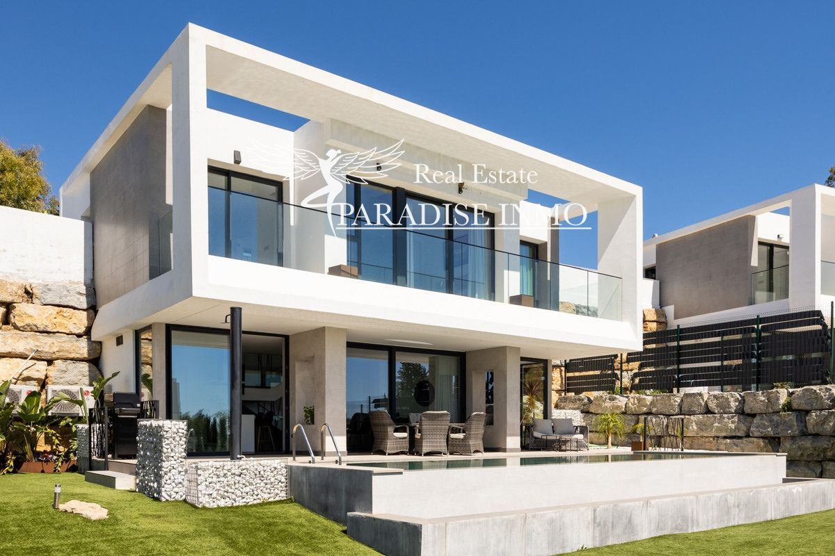 Detached villa for sale Estepona, Málaga. Ref: 3134. Paradise Group 